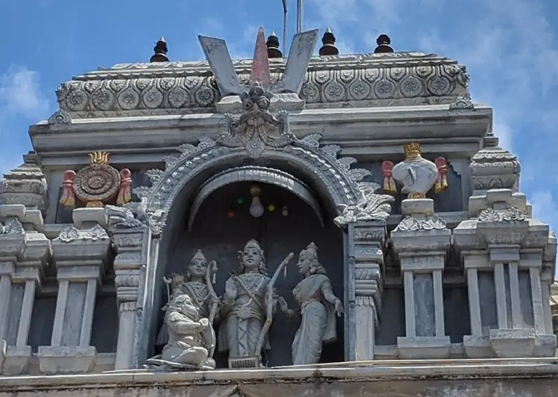 Discover sacred Hindu architecture and deity carvings on your Sri Lankan tour